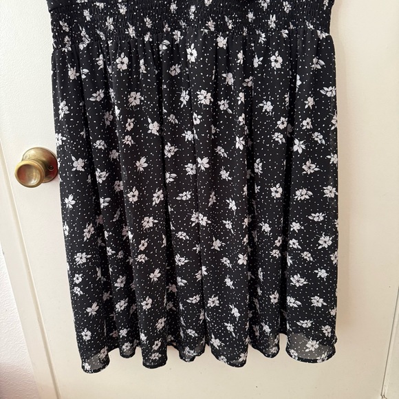 Torrid Black Floral Short Sleeve Dress - Picture 3 of 5